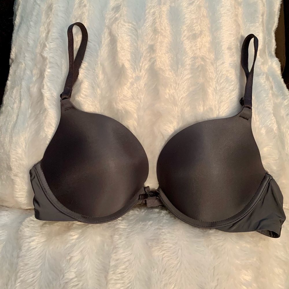 Victoria Secret Push Up Bra - Size: 34B
